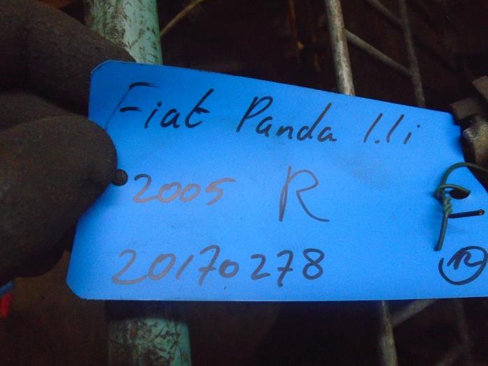 Arbre de transmission avant droit d'un Fiat Panda (169) 1.1 Fire 2005