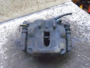 Used Front brake calliper, left Opel Vivaro 2.0 CDTI Price € 35,00 Margin scheme offered by Boels Autodemontage