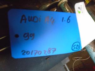 Usagé Bâche coffre à bagages Audi A4 Avant (B5) 1.6 Prix € 50,00 Règlement à la marge proposé par Boels Autodemontage