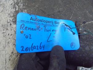 Used Rear brake calliper, left Renault Twingo (C06) 1.2 Price on request offered by Boels Autodemontage