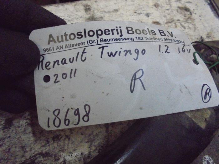 Brazo portante derecha delante de un Renault Twingo II (CN) 1.2 16V LEV 2011