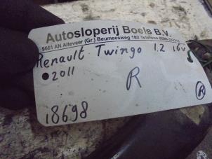 Used Front wishbone, right Renault Twingo II (CN) 1.2 16V LEV Price on request offered by Boels Autodemontage