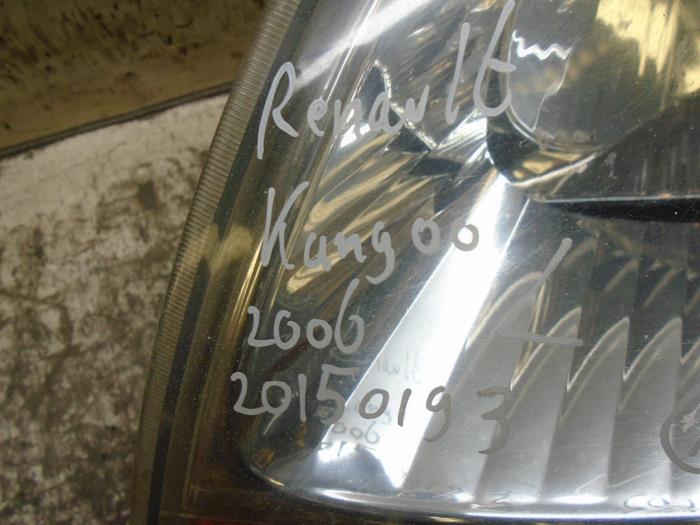 Reflektor lewy z Renault Kangoo (KC) 1.6 16V 2006