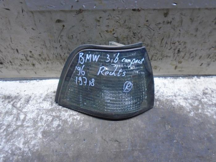 Indicator, right from a BMW 3 serie Compact (E36/5) 316i 1996