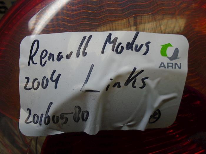 Luz trasera izquierda de un Renault Modus/Grand Modus (JP) 1.6 16V 2004