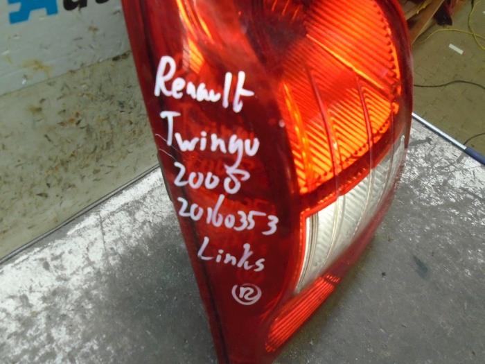 Rücklicht links van een Renault Twingo II (CN) 1.2 2008