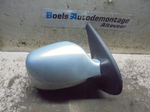 Usagé Rétroviseur droit Renault Kangoo (KC) 1.6 16V Prix € 40,00 Règlement à la marge proposé par Boels Autodemontage