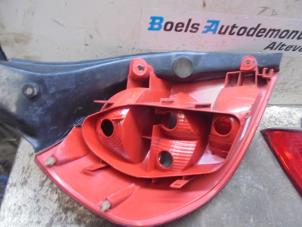 Used Taillight, right Renault Clio III (BR/CR) Price on request offered by Boels Autodemontage