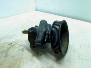 Used Power steering pump Volkswagen Polo III (6N1) 1.4i 60 Price on request offered by Boels Autodemontage