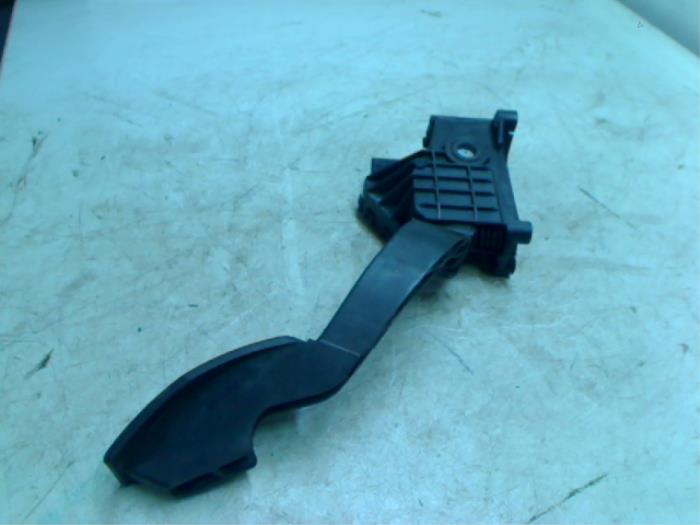 Accelerator pedal from a Fiat Punto Evo (199) 1.3 JTD Multijet 85 16V Euro 5 2011