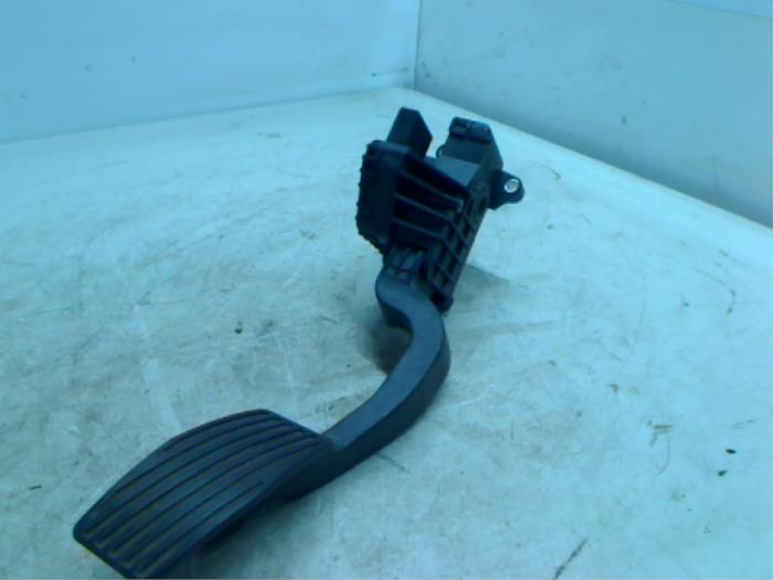 Accelerator pedal from a Fiat Punto Evo (199) 1.3 JTD Multijet 85 16V Euro 5 2011