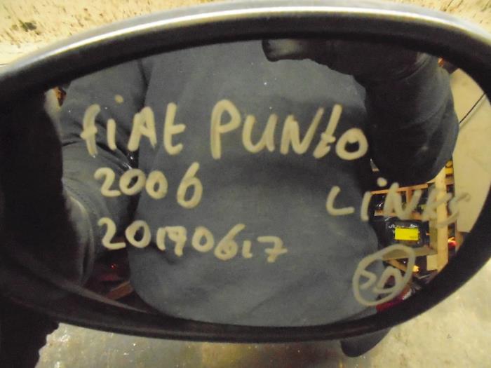 Außenspiegel links van een Fiat Punto Evo (199)  2006