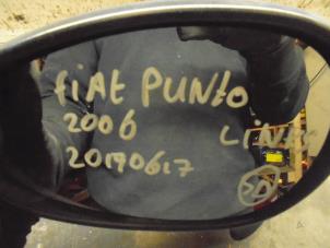 Usagé Rétroviseur gauche Fiat Punto Evo (199) Prix € 25,00 Règlement à la marge proposé par Boels Autodemontage