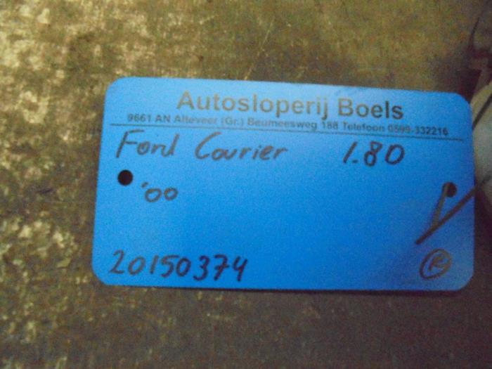 Cuentakilómetros de un Ford Courier (J3/5) 1.8 D 2000