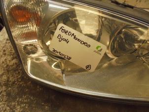 Używane Reflektor prawy Ford Mondeo IV Wagon 2.0 TDCi 163 16V Cena € 35,00 Procedura marży oferowane przez Boels Autodemontage
