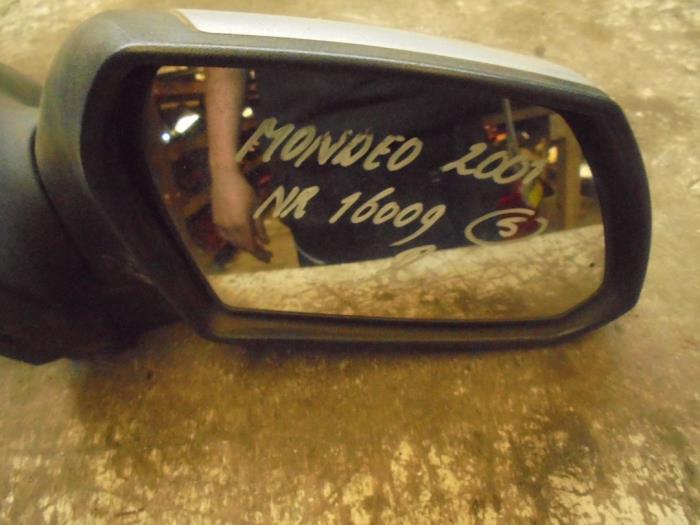 Außenspiegel rechts van een Ford Mondeo 2001