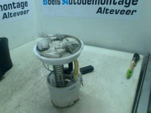 Used Electric fuel pump Ford Fiesta 5 (JD/JH) 1.4 TDCi Price € 25,00 Margin scheme offered by Boels Autodemontage