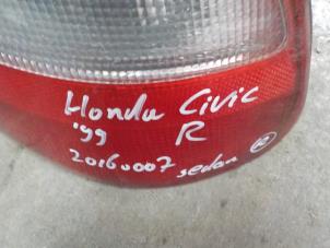 Usagé Feu arrière droit Honda Civic (MA/MB) 1.4iS 16V Prix € 25,00 Règlement à la marge proposé par Boels Autodemontage