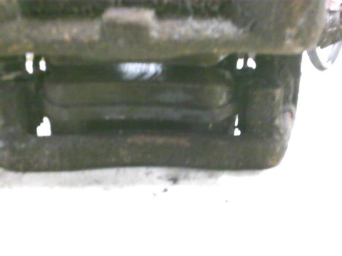 Pinzas de freno izquierda detrás de un Opel Astra H SW (L35) 1.7 CDTi 16V 2008