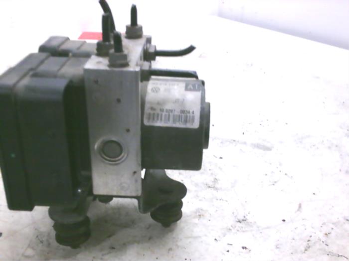 Used ABS pump Volkswagen Golf V (1K1) 1.6 FSI 16V Price € 75,00 Margin scheme offered by Boels Autodemontage
