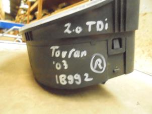 Usados Cuentakilómetros Volkswagen Touran (1T1/T2) 2.0 TDI 16V 136 Precio de solicitud ofrecido por Boels Autodemontage