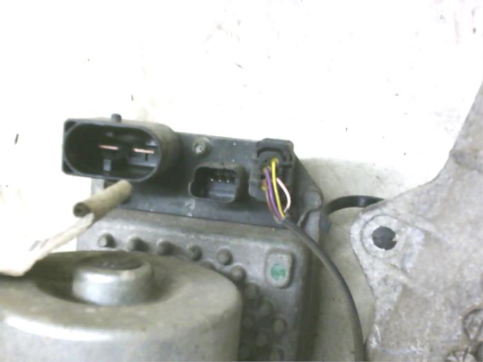Power steering box from a Peugeot 207/207+ (WA/WC/WM) 1.4 2006