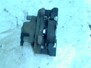 Used Front brake calliper, left Alfa Romeo 147 (937) 2.0 Twin Spark 16V Price € 35,00 Margin scheme offered by Boels Autodemontage