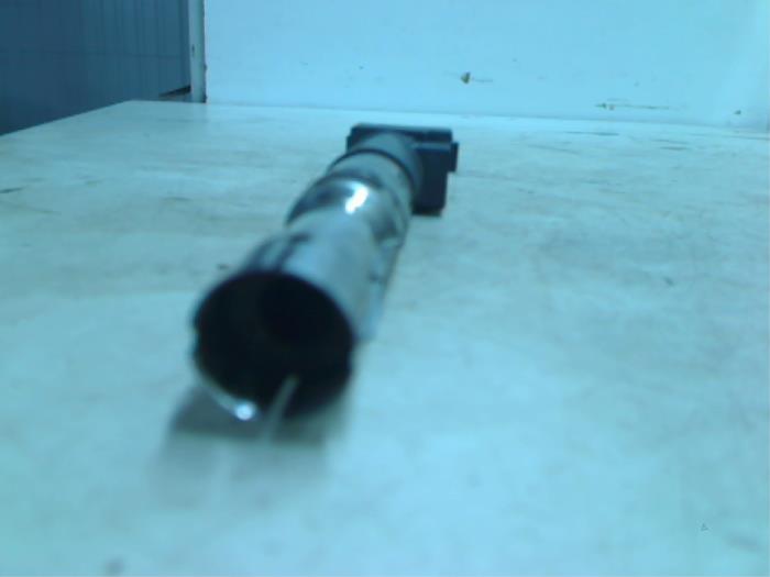 Ignition coil from a Volkswagen Bora Variant (1J6)  2001