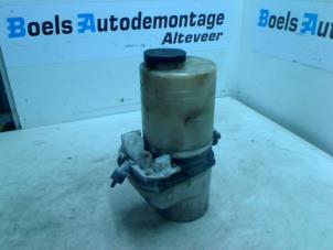 Used Power steering pump Opel Vectra C Caravan 2.0 DTI 16V Price € 65,00 Margin scheme offered by Boels Autodemontage