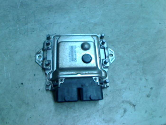 Used Engine management computer Suzuki Alto 1.0 12V Price € 45,00 Margin scheme offered by Boels Autodemontage
