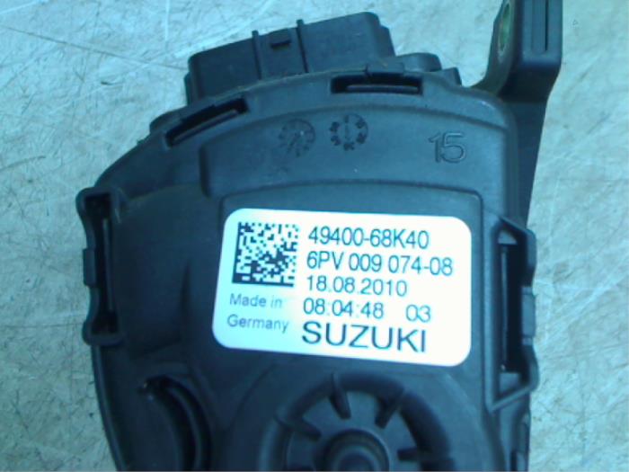 Pédale d'accélérateur d'un Suzuki Alto (GF) 1.0 12V 2011
