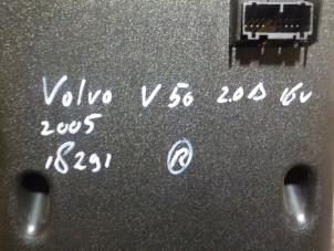 Usagé Panneau de commandes chauffage Volvo V50 (MW) 2.0 D 16V Prix sur demande proposé par Boels Autodemontage