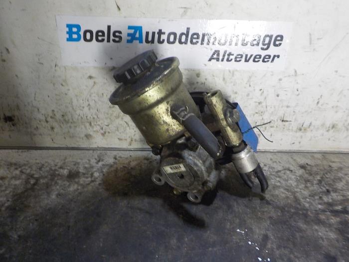 Usagé Pompe direction assistée Toyota Corolla (E10) 1.6 i 16V Prix € 25,00 Règlement à la marge proposé par Boels Autodemontage