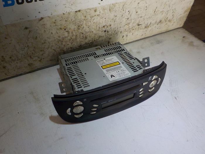 Radio CD player Nissan Almera Tino - 28185BU005