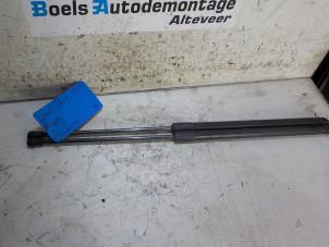 Used Set of tailgate gas struts Seat Ibiza IV SC (6J1) 1.4 16V Price on request offered by Boels Autodemontage