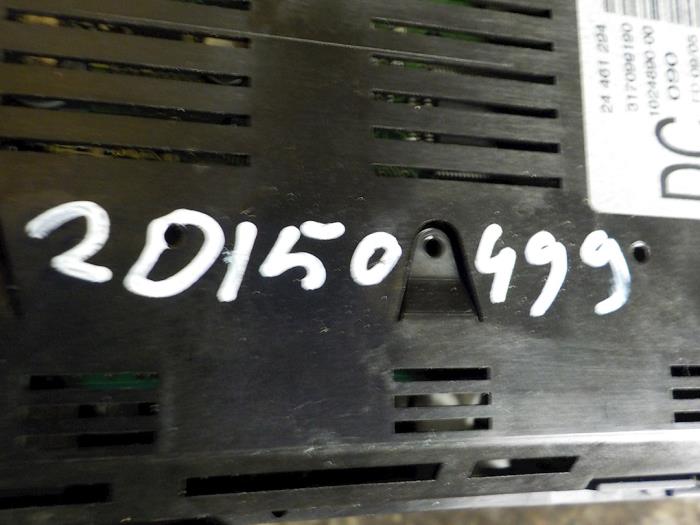 Begagnade Innerdisplay Opel Vectra C Caravan 2.2 DIG 16V Pris € 20,00 Marginaltabell erbjuds av Boels Autodemontage