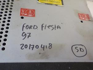 Usados Reproductor de casetes y radio Ford Fiesta 4 1.25 16V Precio € 10,00 Norma de margen ofrecido por Boels Autodemontage