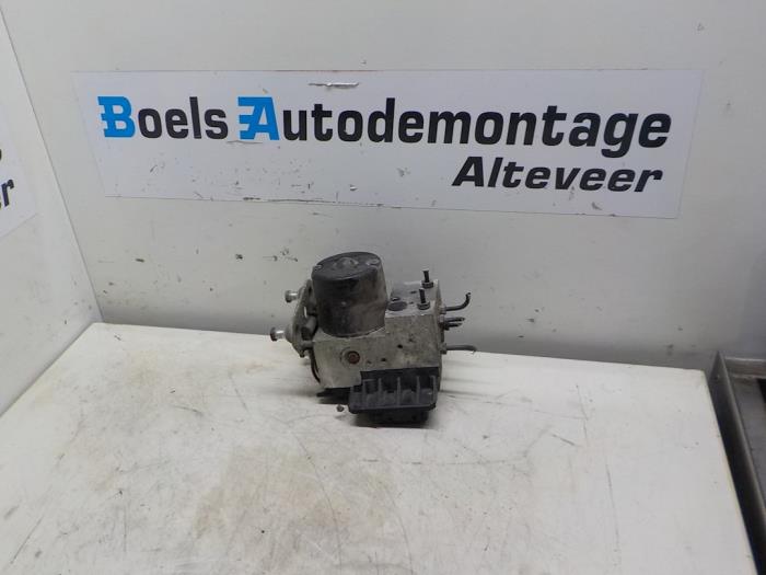 Usagé Bloc ABS Mercedes E (W210) 2.9 E-290 TDi Prix € 75,00 Règlement à la marge proposé par Boels Autodemontage