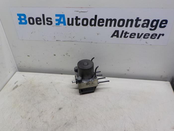Begagnade ABS-pump Fiat Ducato (250) 2.2 D 100 Multijet Euro 4 Pris € 75,00 Marginaltabell erbjuds av Boels Autodemontage