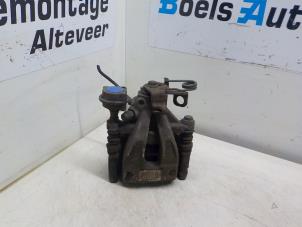 Used Rear brake calliper, left Peugeot 207/207+ (WA/WC/WM) 1.6 16V Price € 35,00 Margin scheme offered by Boels Autodemontage