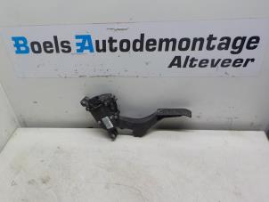 Używane Pedal gazu Volkswagen Transporter T5 1.9 TDi Cena € 25,00 Procedura marży oferowane przez Boels Autodemontage