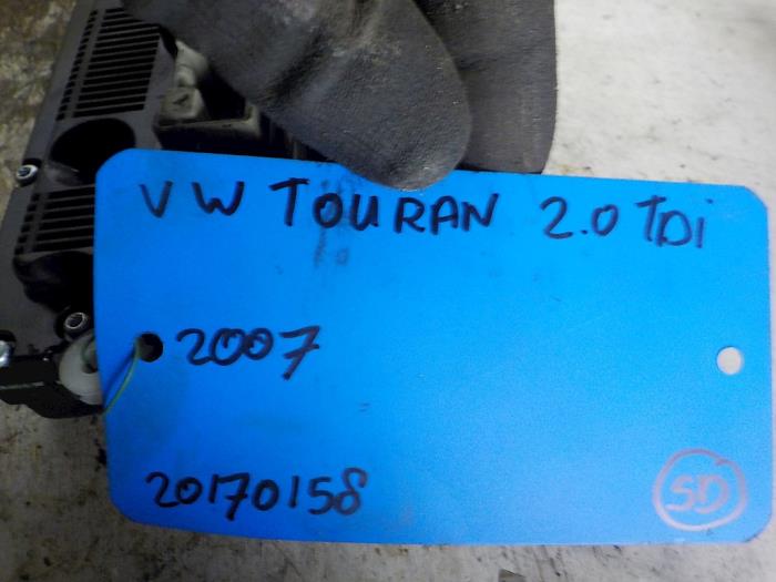 Panel Climatronic de un Volkswagen Touran (1T1/T2) 2.0 TDI DPF 2007