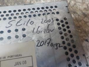 Used Radio CD player Fiat Stilo (192A/B) 1.6 16V Price € 25,00 Margin scheme offered by Boels Autodemontage