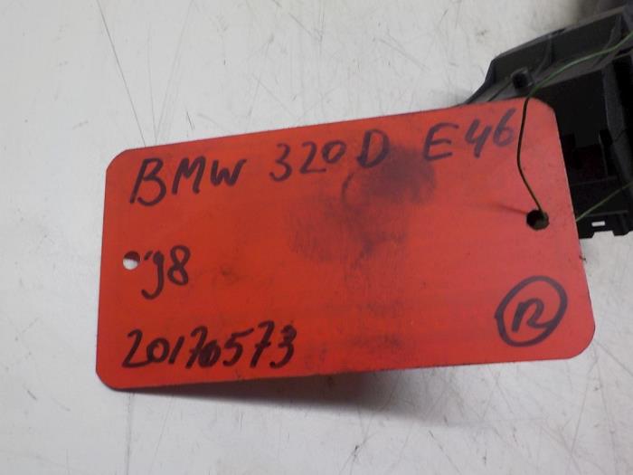 Interruptor de limpiaparabrisas de un BMW 3 serie (E46/4) 320d 16V 1998