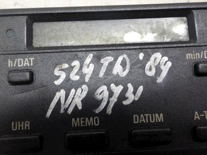Używane Zegar BMW 5 serie (E34) 524td Cena € 25,00 Procedura marży oferowane przez Boels Autodemontage