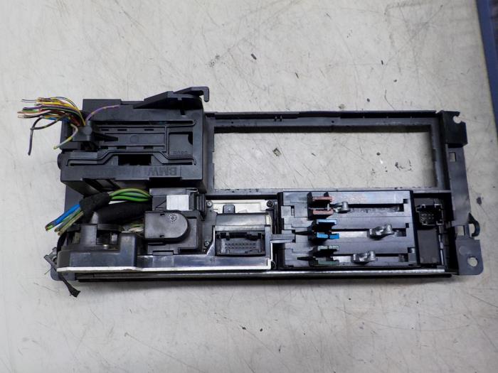Usagé Commande chauffage BMW 5 serie (E34) 520i 24V Prix € 35,00 Règlement à la marge proposé par Boels Autodemontage