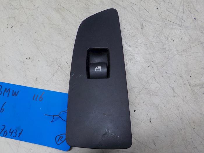 Electric window switch from a BMW 1 serie (E87/87N) 116i 1.6 16V 2006