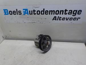 Begagnade Servostyrningspump Renault Trafic New (FL) 1.9 dCi 100 16V Pris € 35,00 Marginaltabell erbjuds av Boels Autodemontage