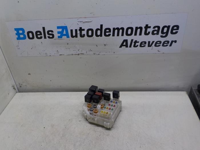 Begagnade Säkringsbox Toyota RAV4 (A2) 2.0 16V VVT-i 4x4 Pris € 25,00 Marginaltabell erbjuds av Boels Autodemontage