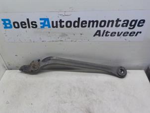 Used Rear lower wishbone, left Mercedes E (W211) 4.0 E-400 CDI 32V Price € 40,00 Margin scheme offered by Boels Autodemontage